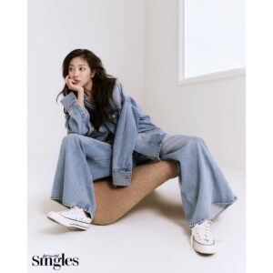 Jo Bo-ah Instagram - #REVLON 💆🏻‍♀️💜