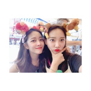Jo Bo-ah Instagram - 세상에서 가장 사랑하는 우리 아가야 
생일축하해💜
지금처럼 늘 옆에서 아껴주고 사랑해줄게
항상 행복하자!  사랑해 쪽