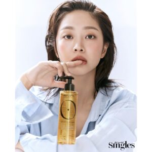 Jo Bo-ah Instagram - #REVLON 💆🏻‍♀️💜