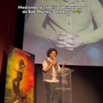 João Luiz Pedrosa Instagram - Mediando a coletiva de imprensa de #BobMarley: One Love no Brasil com a presença de Ziggy Marley, Kingsley Ben-Adir e Reinaldo Marcus Green a convite da @paramountbrasil 🇯🇲 Impossível pensar na história da música mundial sem citar Bob Marley, o precursor do Reggae Music no mundo e que teve sua trajetória marcada por atos e amor, paz e bondade! Bob Marley: One Love estreia dia 12 de Fevereiro exclusivamente nos cinemas 💚