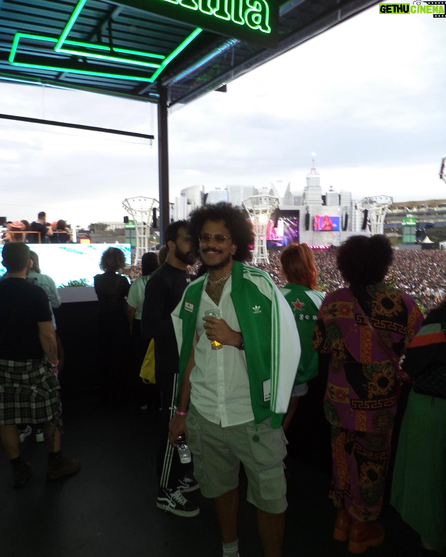 João Luiz Pedrosa Instagram - as fotos do the town saíram da cybershot direto pro feed