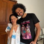 João Luiz Pedrosa Instagram - A REÇÃO DELA VENDO A CAMISETA: geeeente! quem aí quer uma camisa dessa, já vou lançar a marca hahahah 🤣