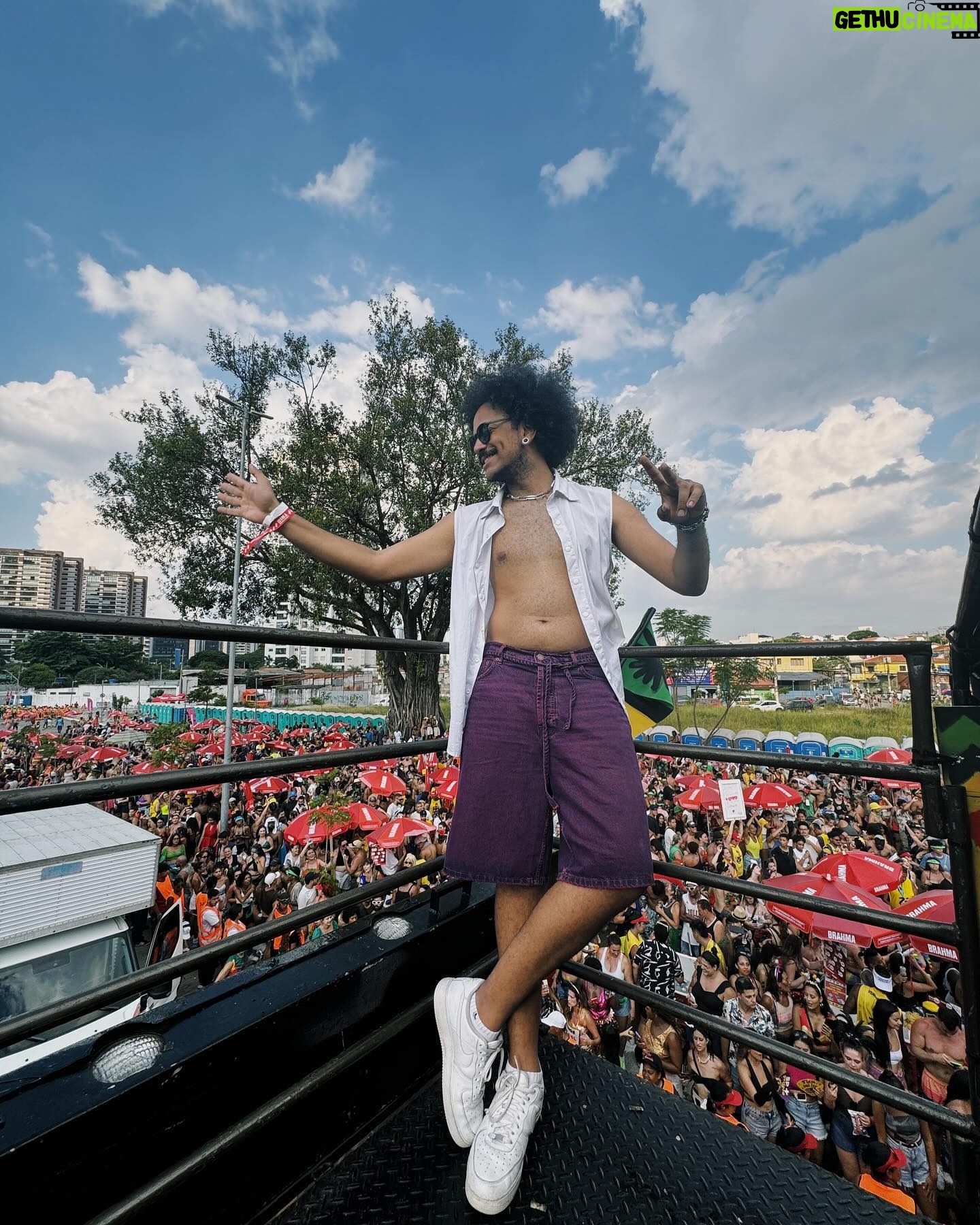 João Luiz Pedrosa Instagram - carnaval com as minhas de fé 💚