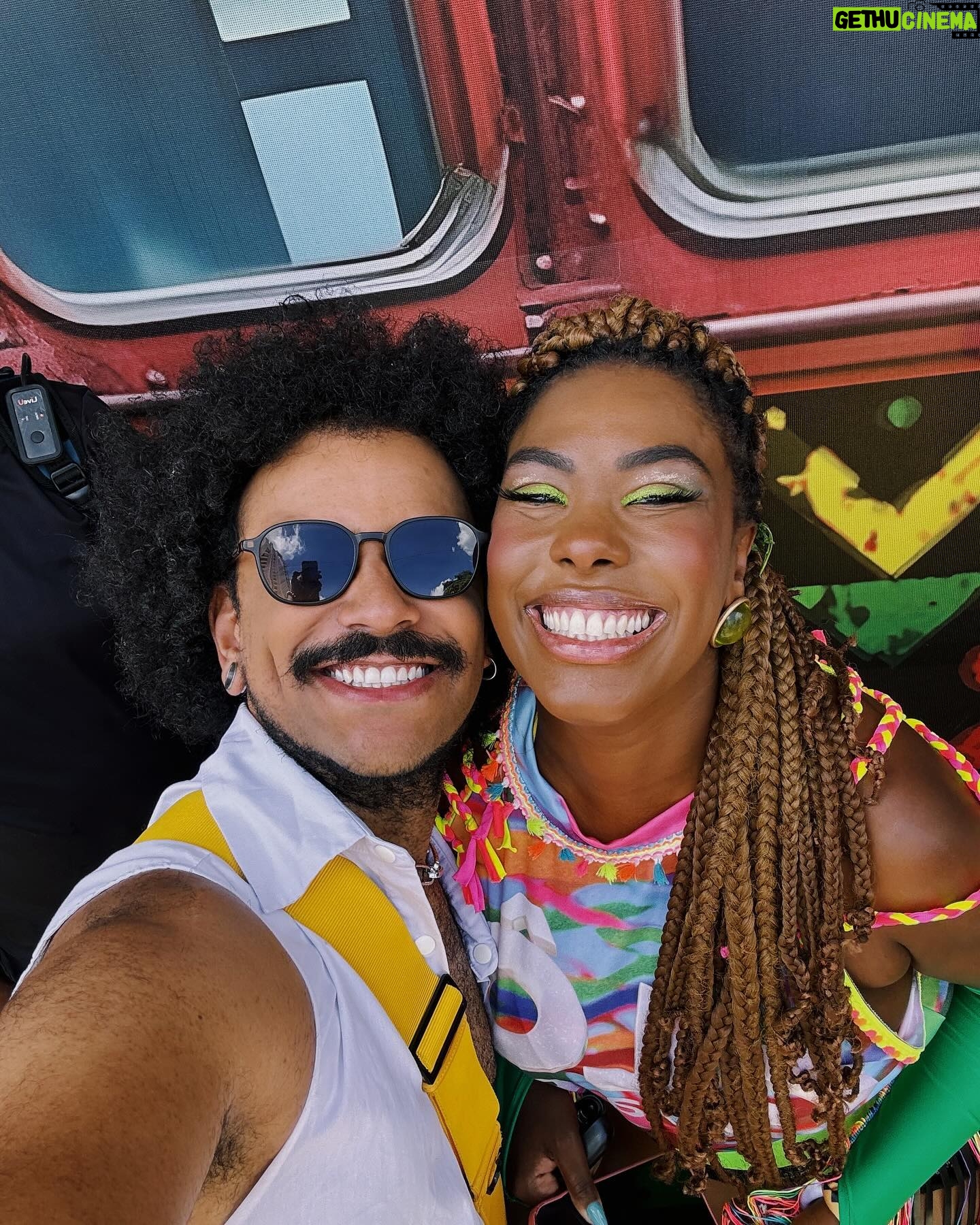 João Luiz Pedrosa Instagram - carnaval com as minhas de fé 💚