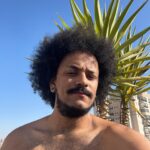 João Luiz Pedrosa Instagram - ✨ uma foto olhando pro lado pra imprimir uma certa naturalidade e outra com uma cara de bravo que na verdade era sensibilidade ao sol ✨