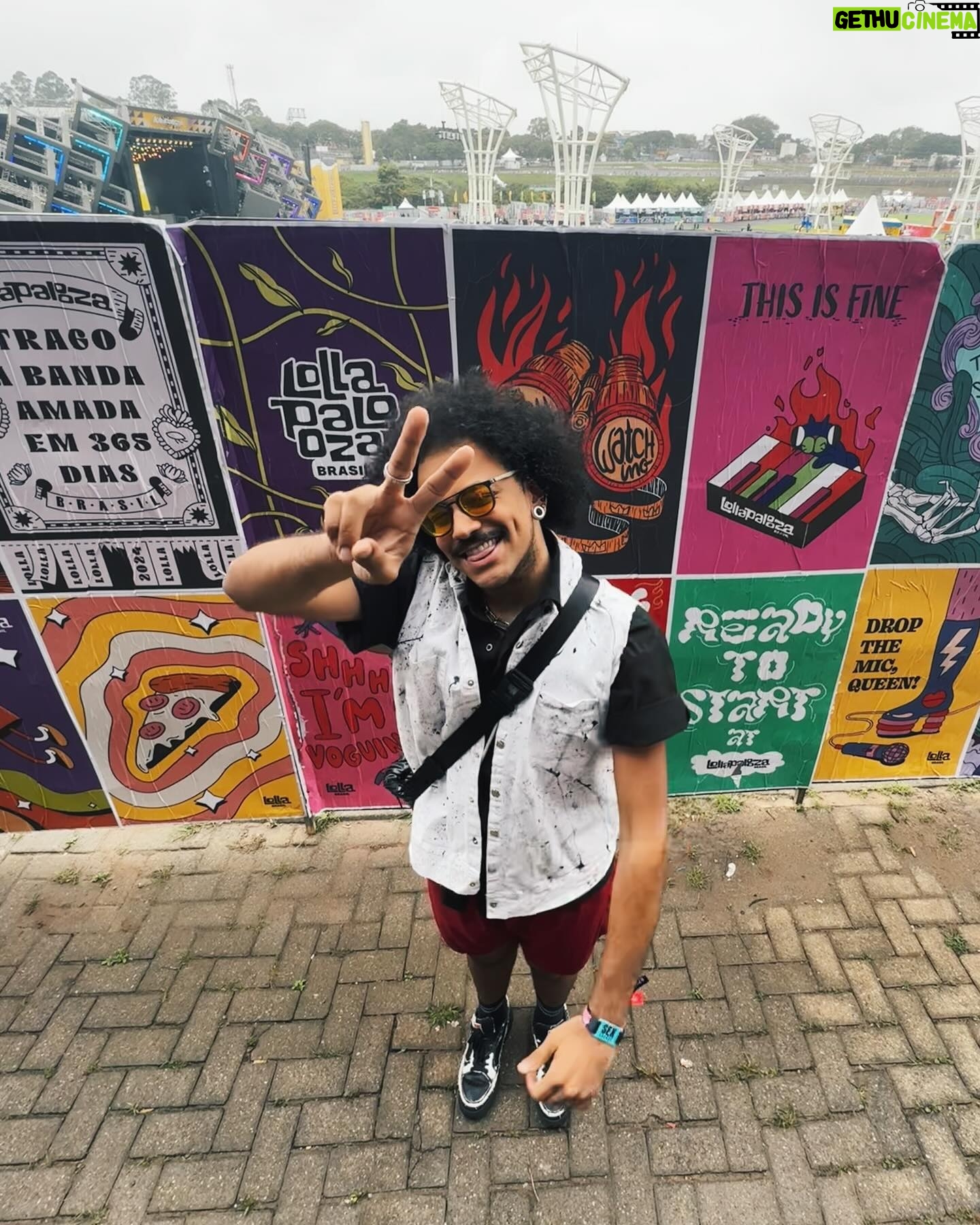 João Luiz Pedrosa Instagram - Dia 01 do @lollapaloozabr ❤️ (PS: nem parece que tava 36 graus em São Paulo ontem, sério!)