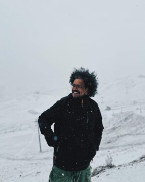 João Luiz Pedrosa Instagram - eu vi neve (achei gelado) 🏔️