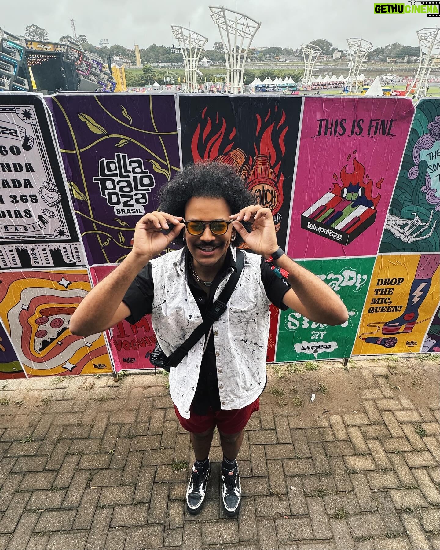 João Luiz Pedrosa Instagram - Dia 01 do @lollapaloozabr ❤️ (PS: nem parece que tava 36 graus em São Paulo ontem, sério!)