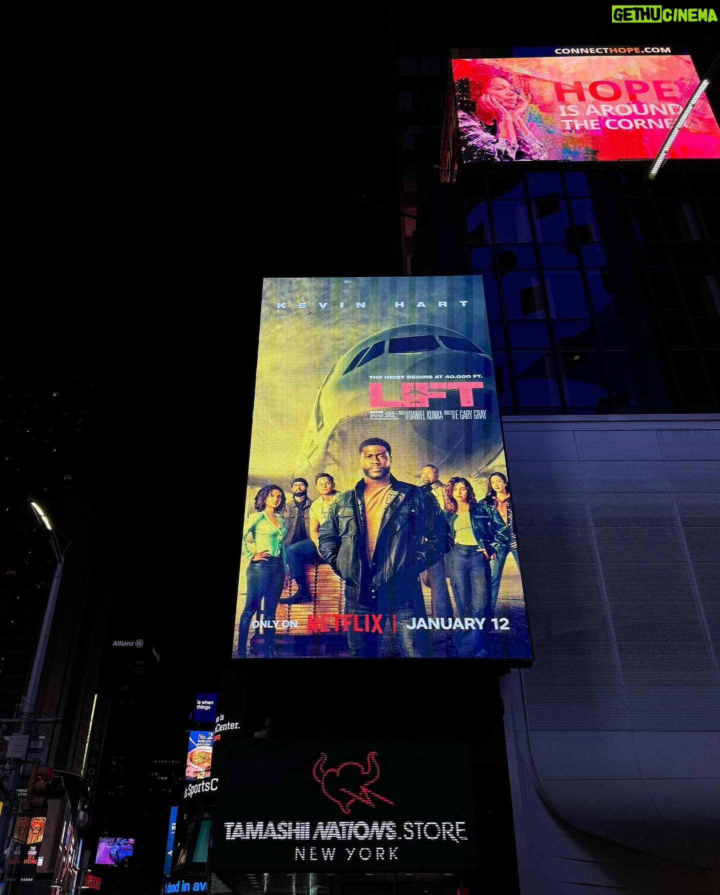João Luiz Pedrosa Instagram - NYC / 2024 • PREMIÈRE LIFT: Roubo nas Alturas @netflixbrasil