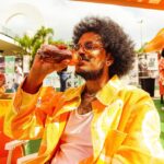 João Luiz Pedrosa Instagram - Que dia incrível junto com @chasleao na minha primeira vez curtindo o Coala Festival. Leão preparou um espaço incrível pra gente ficar de boa e dando uma relaxada. Tem espaço pra se revitalizar e recuperar o pique pra curtir cada momento aqui! Valeu @chasleao, amanhã tem mais! 🦁 #FicaDeBoa #CoalaFestival | *publicidade