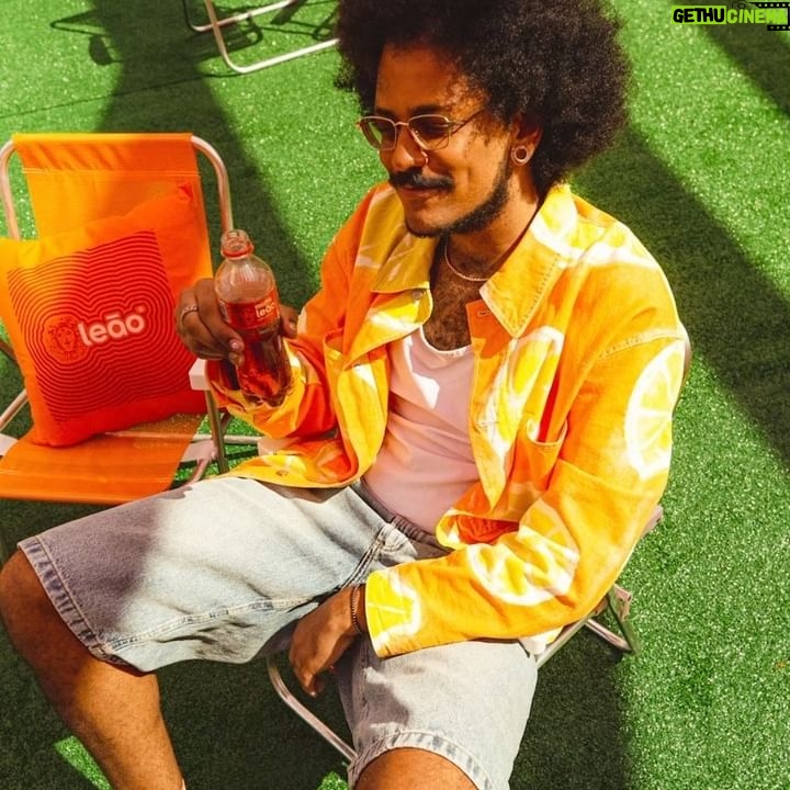 João Luiz Pedrosa Instagram - Que dia incrível junto com @chasleao na minha primeira vez curtindo o Coala Festival. Leão preparou um espaço incrível pra gente ficar de boa e dando uma relaxada. Tem espaço pra se revitalizar e recuperar o pique pra curtir cada momento aqui! Valeu @chasleao, amanhã tem mais! 🦁 #FicaDeBoa #CoalaFestival | *publicidade