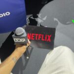 João Luiz Pedrosa Instagram - ainda sem palavras pra expressar o que eu vivi na #CCXP muito obrigado a todo time da @netflixbrasil por terem acreditado no meu trampo 💖 minha estreia no Palco Thunder ao lado da minha parceira @carolmoreira3 #ZackSnyder e o elenco de #RebelMoon (Dia 22/12 na Netflix hein, amigos) ❣️ #CCXP