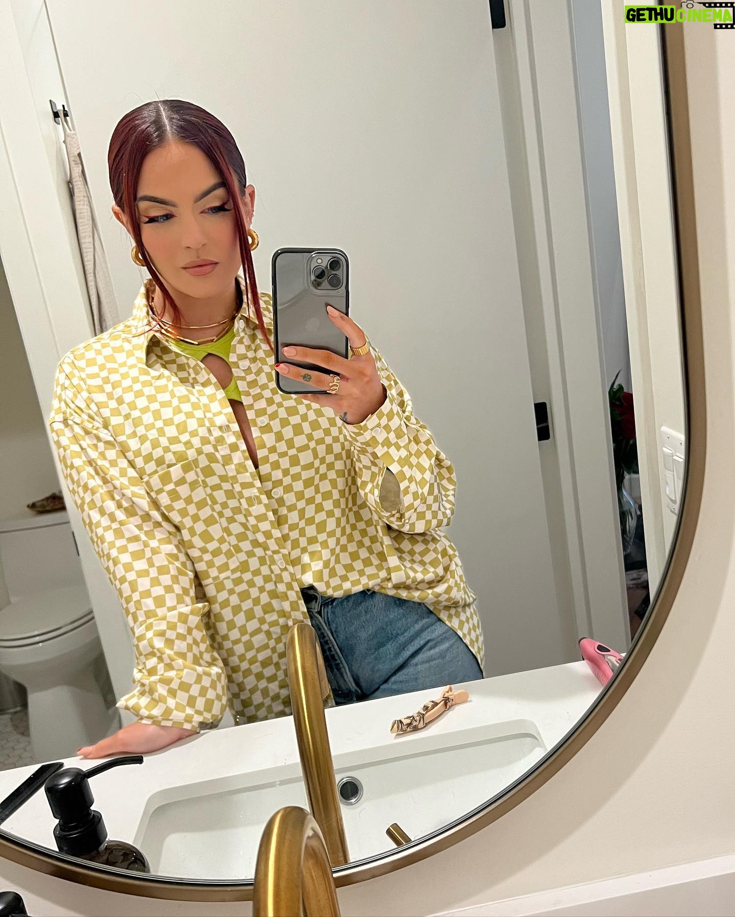 JoJo Instagram - Growth. Grace. Mindset. Choice. Home. Faith. Discipline. Completion. Commitment. Integrity. Humbleness. Gratitude. LOVE. Shit is wild out here. What a trip it is to be alive, to bump our own wounds and insecurities against other people’s. To forgive ourselves and others. To implement boundaries. To learn to care for yourself and others when it wasn’t really modeled to you growing up IS ALL a part of growing up. Even at this big ol’ age, don’t let me or anyone else fool you: no one knows what they’re doing. We’re just trying stuff every day. Some are letting fear lead them, some are letting others lead them, some are letting God lead them. Don’t let any human tell you THEY have the answers. They’re just as lost as you are whether they outwardly admit it or not. Trust yourself and your process and that it’s all perfect. It will make sense some day. Keep going. Love you.