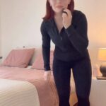JoJo Instagram - new place. new sheets. that’s the motto. thank you to @parachutehome . any recommendations on artists who make biiiiig pieces? looking for something to hang above bed… 🥰😍 lamp by @emmafoxstudios