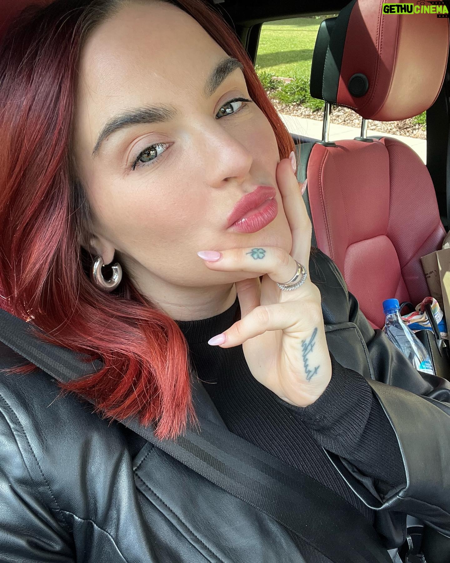 JoJo Instagram - so much to smile about 💎✨🫶🏼✨ thank you to @dr.benreyhani & everyone at @apa.aesthetic for making the process of my smile enhancement smooth and being so thoughtful every step of the way. I feel even more confident and excited for the present & future with my perfect pearly whites. If you’ve ever been interested in enhancing your smile or getting dentistry work done I 10/10 recommend the peeps at @apa.aesthetic just sayinnnnnnn