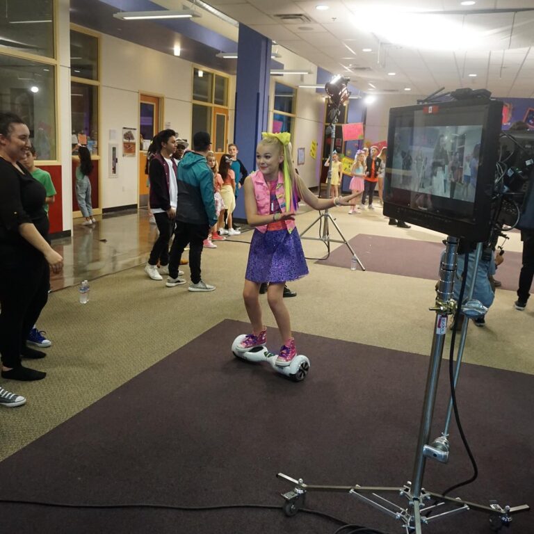 JoJo Siwa Instagram - 1,000,000,000🥹. What an insane feeling. Sharing some never before seen BTS from the set of boomerang (personally last slide is my favorite). That face is the opposite of how I’m feeling right now. I truly am so grateful for this song and music video for SO many reasons. I never expected this song to become what it has. The amount of people that tell me stories of how boomerang helps them get through different situations is crazy… kids in hospitals, kids in school, kids in life, and just people and life in general. This song is all about how you can come back from anything. I’m crying while writing this just thinking of the last eight years, all of the memories that I have had with this song, it truly blows my mind at what it’s become. There are so many people to thank, the team behind the music video, the team IN the music video, the team behind the song, the team behind me and of course all of the SIWANATORZ. I don’t let myself be proud of much, but this song and what it’s accomplished is something that I am SO proud of 12-year-old me for. She created this. 🙏🏼