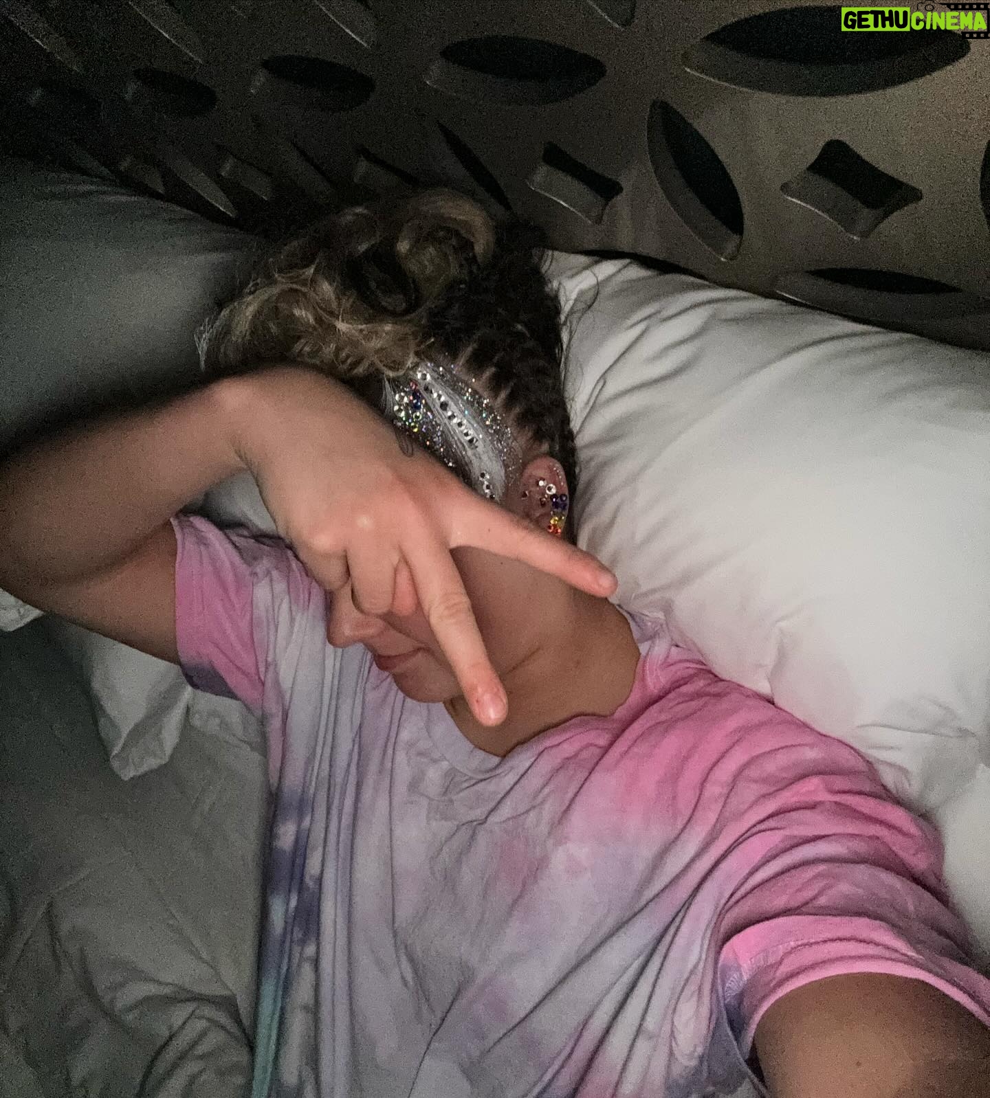 JoJo Siwa Instagram - Lil bit of life from the last week⚜️🩷🦾