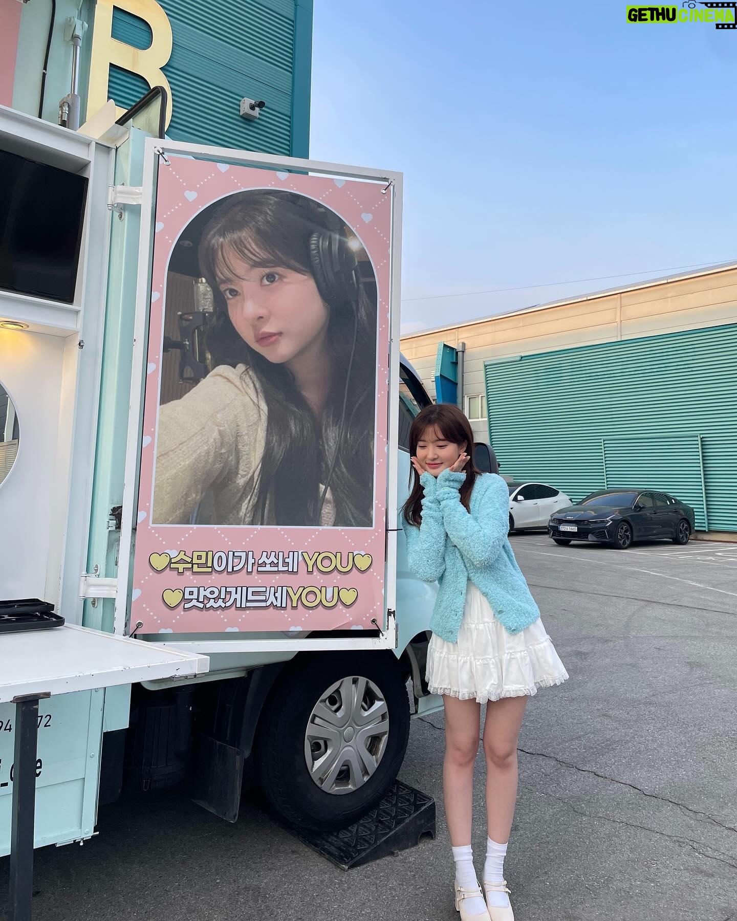 Jo Soo-min Instagram - 나의 오랜 힐링 지구어🌍😎🧚🏻♀️짱짱 감사합니댜👍덕분에 힘났어요오오🌼