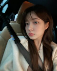 Jo Soo-min Instagram - 봄이 얼른 왔으면🌼🌼🌼