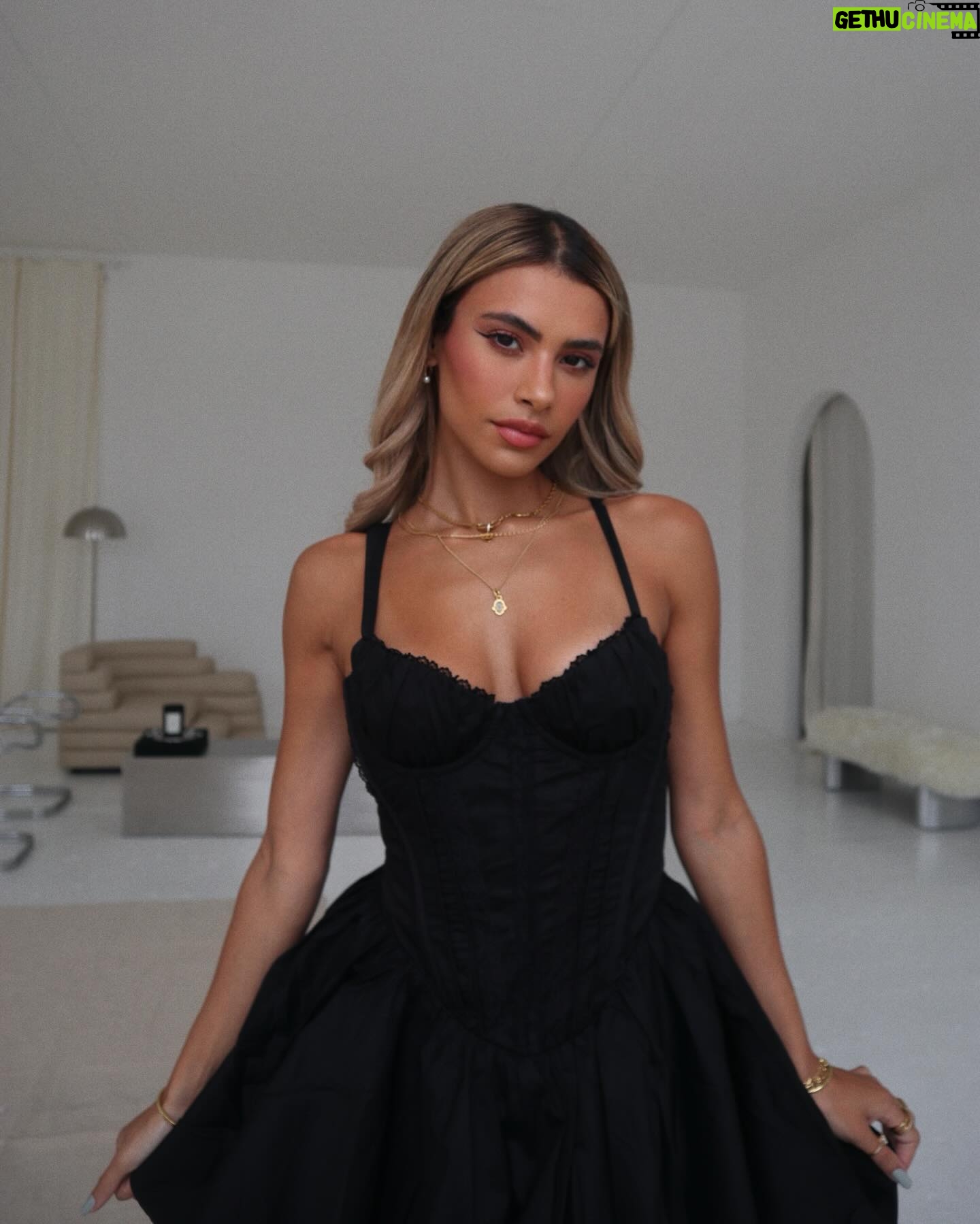 Joanna Chimonides Instagram - In my girly girl era 🎀 I express myself a lot in the jewellery that I wear so this International Women’s Day, I thought I’d show you lovely ladies how I stack up my favourite @theofficialpandora jewellery pieces that I wore in the Love Island All Stars villa ❤️🌴 #PandoraCollective AD