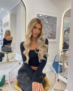 Joanna Chimonides Instagram - New hair day.. & she’s a happy girl 🥹💫🫶🏻