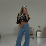 Joanna Chimonides Instagram – Denim day👖🩵 @boohoo ad