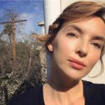 Jodie Comer Instagram - Ladies, attending your smear test is so important. Cervical cancer is the most common cancer in women under 35, yet one in three young women don't attend their smear test. That is why I’m supporting @joscervicalcancertrust with a #SmearForSmear selfie. Attend your smear test to reduce your risk of cervical cancer. #reduceyourrisk