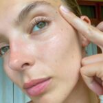Jodie Comer Instagram - I’m thrilled to be the first ambassador for @noblepanacea .Being presented with an opportunity like this, it was so important to me that I believed in the products and could see myself incorporating them into my daily routine. I wanted to share with you a few of the reasons I believe in this brand. -As someone who is a self confessed skincare junky, I felt embarrassed a lot of the time when opening my bathroom cabinet. Being faced with how many products I’d bought, not loved and continued consuming. A lot of brands are full of false promises. NP was founded by Sir Fraser Stoddart. Sir Fraser Stoddart won a Nobel Prize in Chemistry for his decades of research and lifetime contribution to organic chemistry. With Sir Fraser establishing the core values at NP, you know the products are created with the consumer and efficiency in mind. -NP products are made from all natural, sustainable ingredients. Their research and lab experiments have led them to find the best active ingredients which are proven to help regenerate skin cells to enhance longevity and ensure healthy skin. I love the consistency, especially of the Overnight Recharge Cream and Radiance Resilience Moisturiser. They have an amazing creamy texture that isn’t too thick or thin. I hate when a product leaves a greasy residue or dries too quickly. The NP products, have the perfect balance and that’s down to their OMV technology. Head to their website to read just how the ingredients are contained and distributed into the skin, it’s pretty fascinating. -Packaged in daily doses, perfect for travel and being on the go. This prevents any unwanted product waste and slips into your purse so easily. No more standing at the bin in airport security pathetically waving goodbye to your favourite products as they’re thrown away. We’ve all been there. -Packaging is RECYCLABLE! In partner with @terracycle they provide a free postage-paid bag so you can mail the empty pods to them when you're finished. It’s also hard to believe but the fancy, sleek outer container is plastic free. (It’s made of biodegradable starch). Bla bla bla, they’re great! ⭐️ #ThinkBeautifully #NoblePanacea #NoblePanaceaAmbassador #skincare