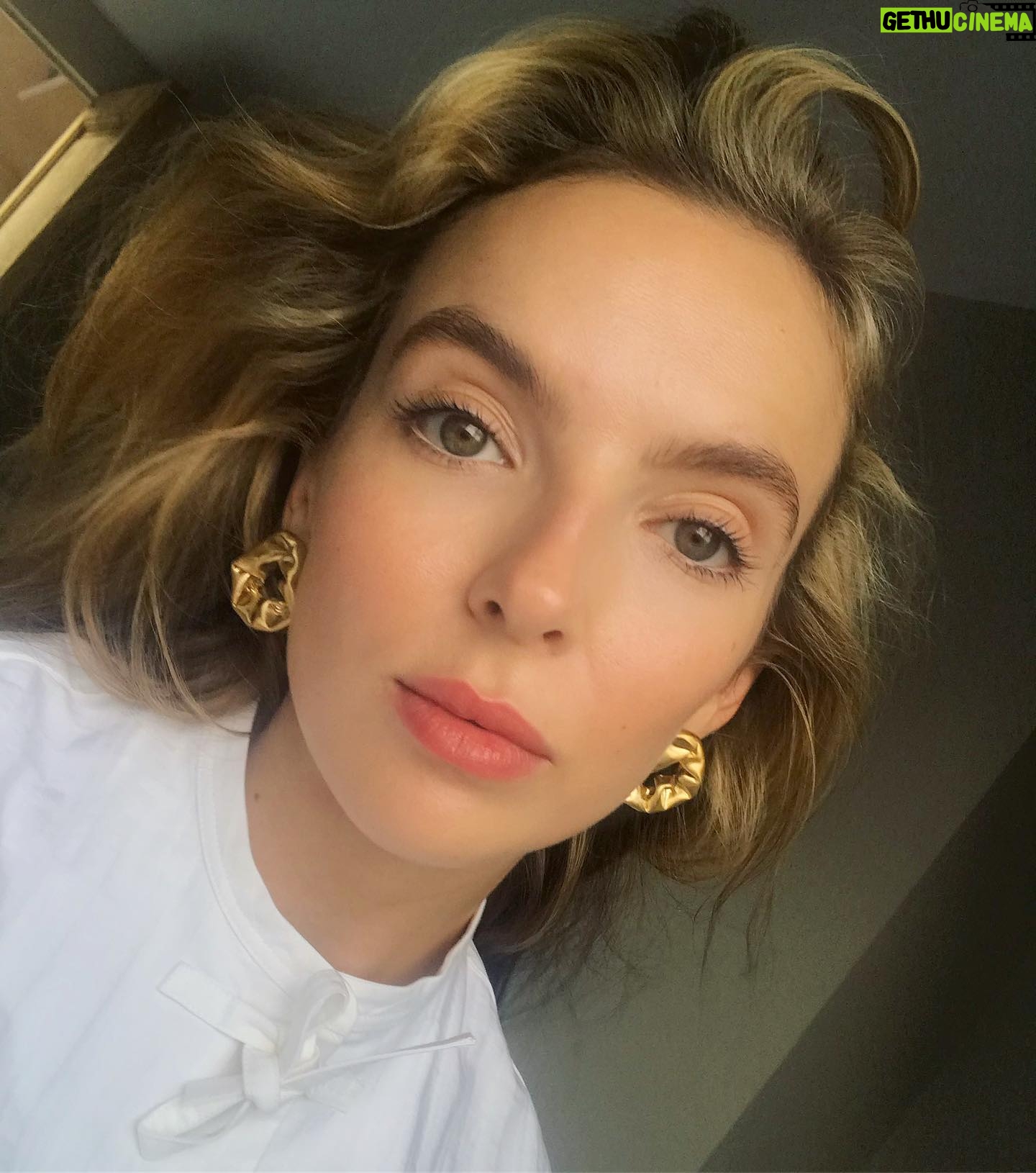 Jodie Comer Instagram - ⭐️ @completedworks ⭐️