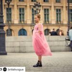 Jodie Comer Instagram - #Repost @britishvogue with @get_repost ・・・ It’s everyone’s autumn TV obsession, for so many reasons… Click the link in bio to read @katie_berrington’s interview with @jodiemcomer on Villanelle's killer wardrobe and filming @killingeve season 2.