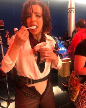 Jodie Comer Instagram - When you have to fight the bad guys but food is life. @freeguymovie 

IN CINEMAS NOW!!