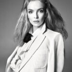 Jodie Comer Instagram - We’re out on newsstands TODAY❕ @britishvogue @edward_enninful @gileshattersley @guidopalau @patmcgrathreal @jilldemling @jinsoonchoi #StevenMeisel
