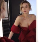 Jodie Comer Instagram – What a whirlwind.

We left our rehearsal room in New York for a 24hr trip back to London for the Olivier Awards. I want to thank every single person who made this day so special. 

To @elizabethsaltzman and Sarah Burton at @alexandermcqueen for making sure I had the dress of dreams. To @noblepanacea @babskymakeup @nailedbysg and @sammcknight1 for making sure I felt my best and to @anastasiaachilleos for always making sure my feet are firmly on the ground. ❤️🌱

So much joy. 

@janeepstein and @vrwpublicity I love you. 

Thank you @olivierawards
