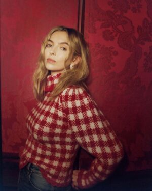 Jodie Comer Instagram - 🌥
@tomcraig 
@verityparker 
@neilmoodie 
@ciaradoesmakeup 
@rebeccajadewilson_nails 
@vrwpublicity