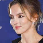 Jodie Comer Instagram – So lovely to attend the premier last night of our beautiful film #TheEndWeStartFrom out in the UK on 19th a January. X

📸 @davebenett