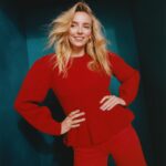 Jodie Comer Instagram - FINALLY the stars aligned and I got to work with the wonderful @holliefernando. Thank you for your sharing your talent and spirit. This really was such a lovely morning spent with a great group of people. @gdnsaturday - Link to article on my story. ❤️❤️❤️
