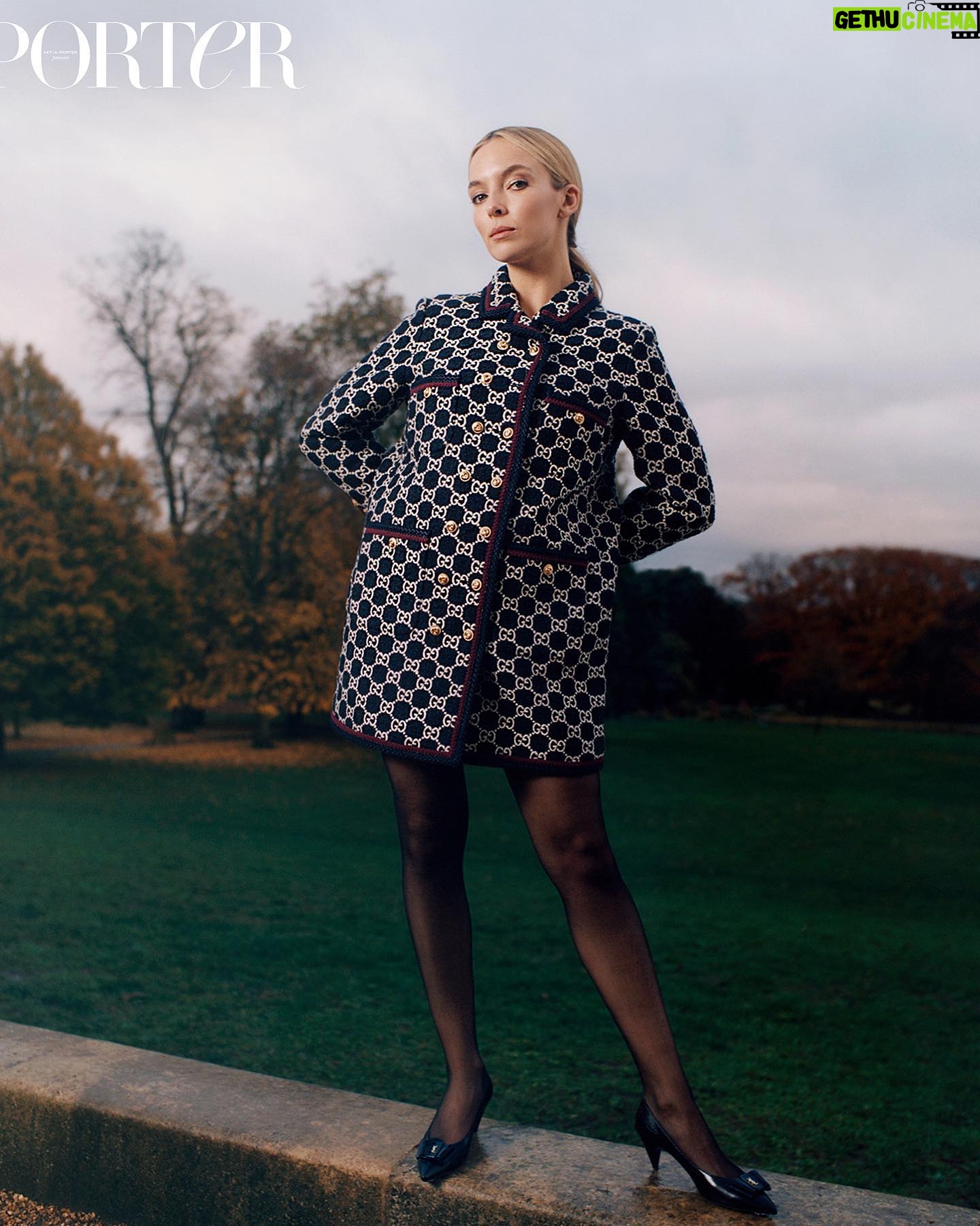 Jodie Comer Instagram - 🥨 PHOTOGRAPHY: @juliettecassidy STYLING: @hels_broadfoot HAIR: @jamesrowehair MAKEUP: @florriewhitemakeup NAILS: @rebeccajadewilson_nails That Pre PORTER TLC @jasminavicoskin @vrwpublicity