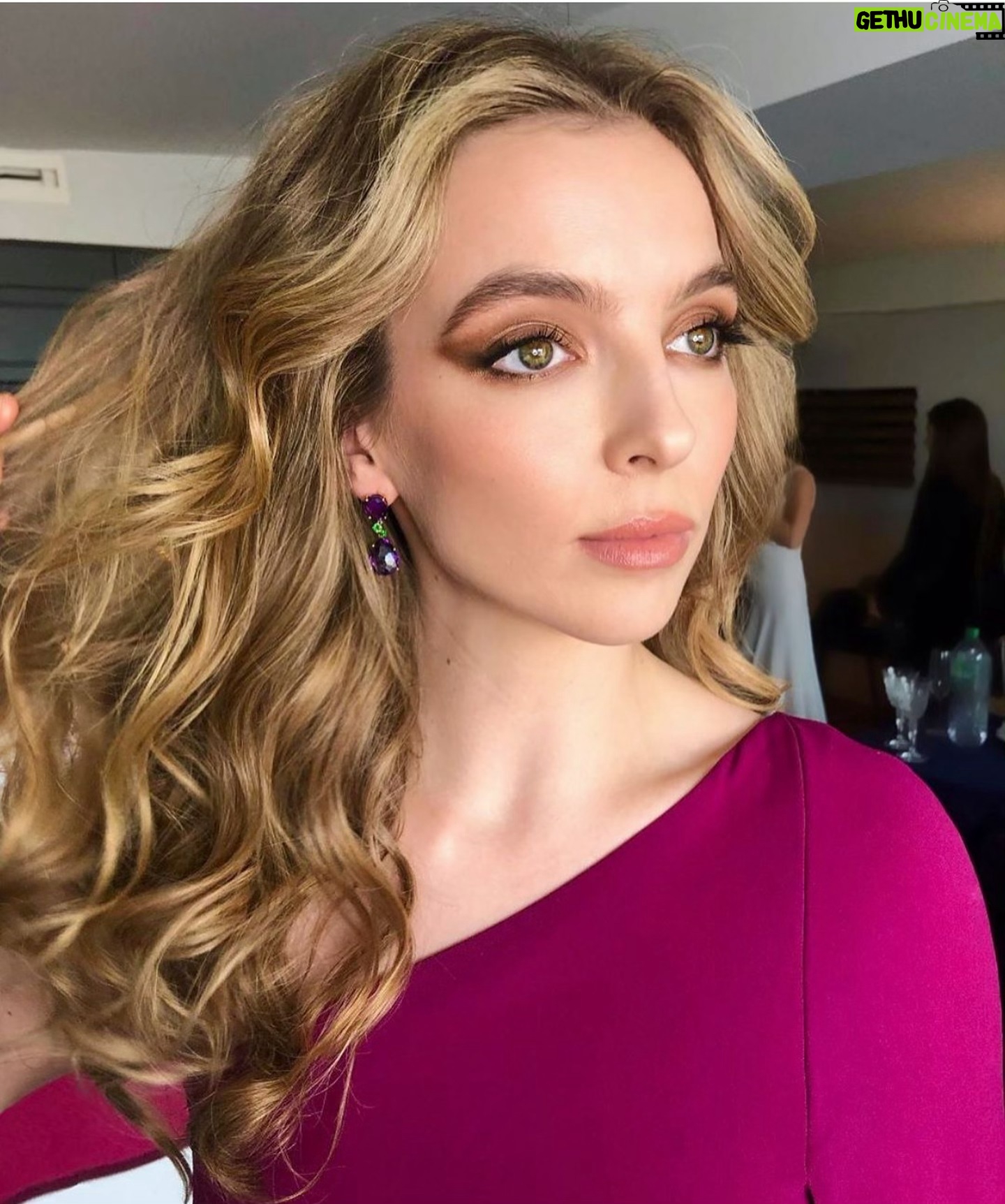 Jodie Comer Instagram - Thank you @naokoscintu & @dayaruci for making a girl feel good and also feeding her snacks. @elizabethsaltzman you are the best.
