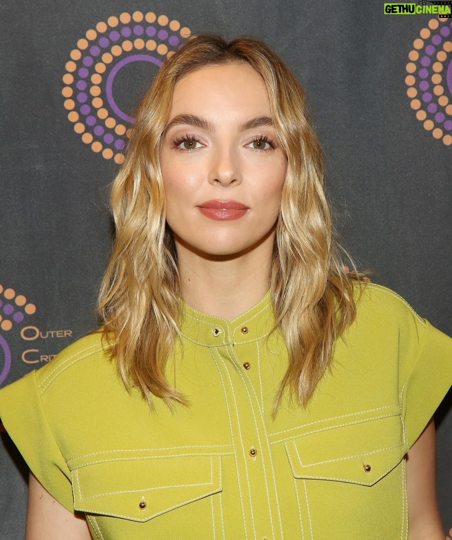 Jodie Comer Instagram - Thank you to the Outer Critics Circle! 📸 The one and only @bruglikas @broadwaybruce_
