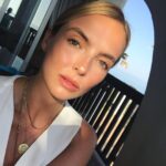 Jodie Comer Instagram – 🌻