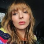 Jodie Comer Instagram - Spice up your (hair) life with @billie_not_georgia & @georgiahairstylist. I love you ladies! 🌈💇🏼‍♀️