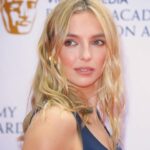 Jodie Comer Instagram – It’s been a while @elizabethsaltzman 
💚