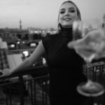 Jodie Comer Instagram – @gregwilliamsphotography 
@labiennale 
🖤🖤🖤
THE LAST DUEL