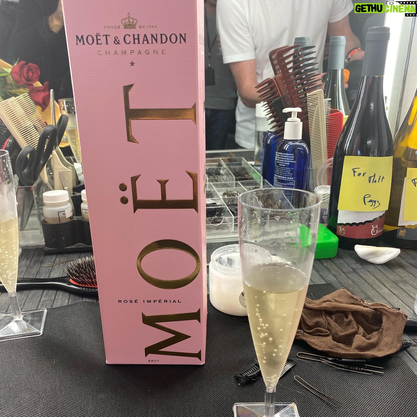 Jodie Comer Instagram - I want to give out the biggest heart felt thank you to the entire crew of ‘The Last Duel’. Here is just a few of the gorgeous gestures today made by them! I feel completely spoilt and so lucky to work with such warm and kindhearted people. To have only known each other a month and to be met with this much generosity is so overwhelming and reminds me of why I love doing what I do. THE PEOPLE! ❤️🎉🎈