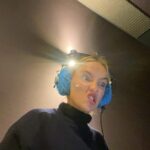 Jodie Comer Instagram - Nobody can say I didn’t give it my all. @audible_uk 🐇🕳