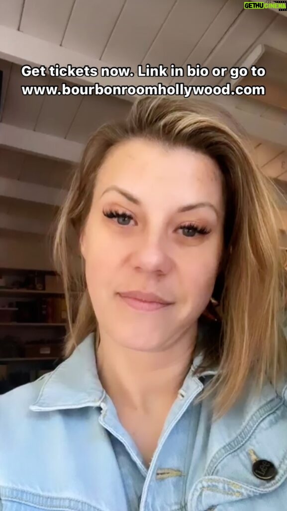 Jodie Sweetin Instagram - We’re only a couple of weeks away from our April show and I’m getting really excited for the games we’re going to play. That said, we won’t be having a May show, so if you wanna catch the 💨 420-Passover 💨 madness, get your tickets today. They’re $25 until the day of the show when they go up to $30. This month features some of the funniest comedians working including @nicoleaimee (Comedy Central), @bengleib (Showtime), @iankarmel (The Late Late Show). You can get 🎟️ from the link in my bio or the @famdinshow bio or go to www.bourbonroomhollywood.com. See you all soon. 💨