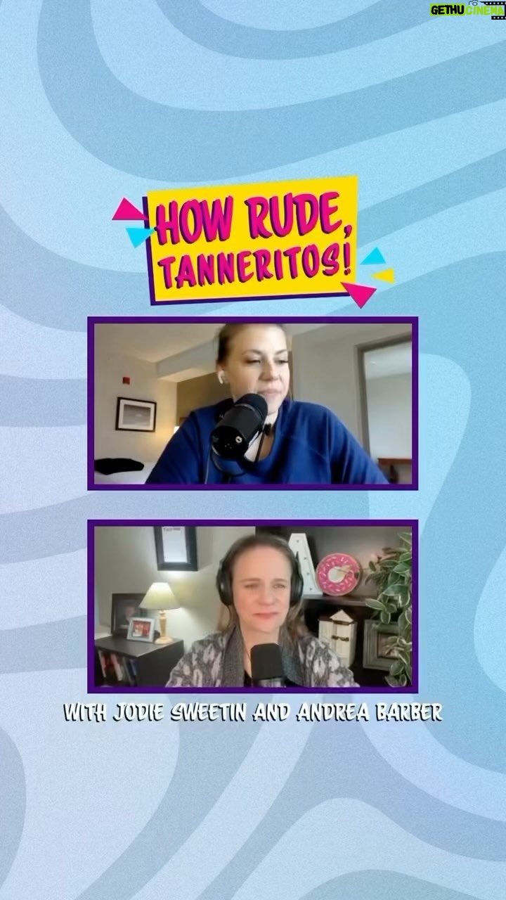 Jodie Sweetin Instagram - We’re recapping the very first Christmas episode of Full House including what a nightmare it would be to travel with this family. ✈️
Tap the link in bio to listen to the full episode of the @howrudepodcast and drop your holiday travel horror stories in the comments. 👇