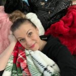 Jodie Sweetin Instagram – In my mountain of Minky! 

These @minkycouture blankets have been my go-to obsession this season. 👏 They are so luxurious and comfy that I had to get more because my girls kept stealing them! 🫣

Use code: JODIE55 for 55% off any full-priced blankets. Don’t wait, this offer expires on 1/31!