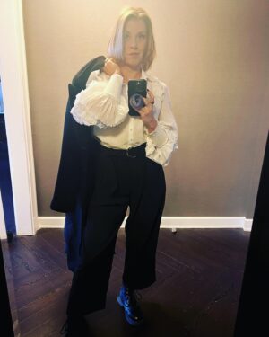 Jodie Sweetin Instagram - Today look… less 90’s Barbie Girl, more 90’s light goth. 
Still having fun at sold out 90’s con this weekend!! Thanks to everyone for coming out!!