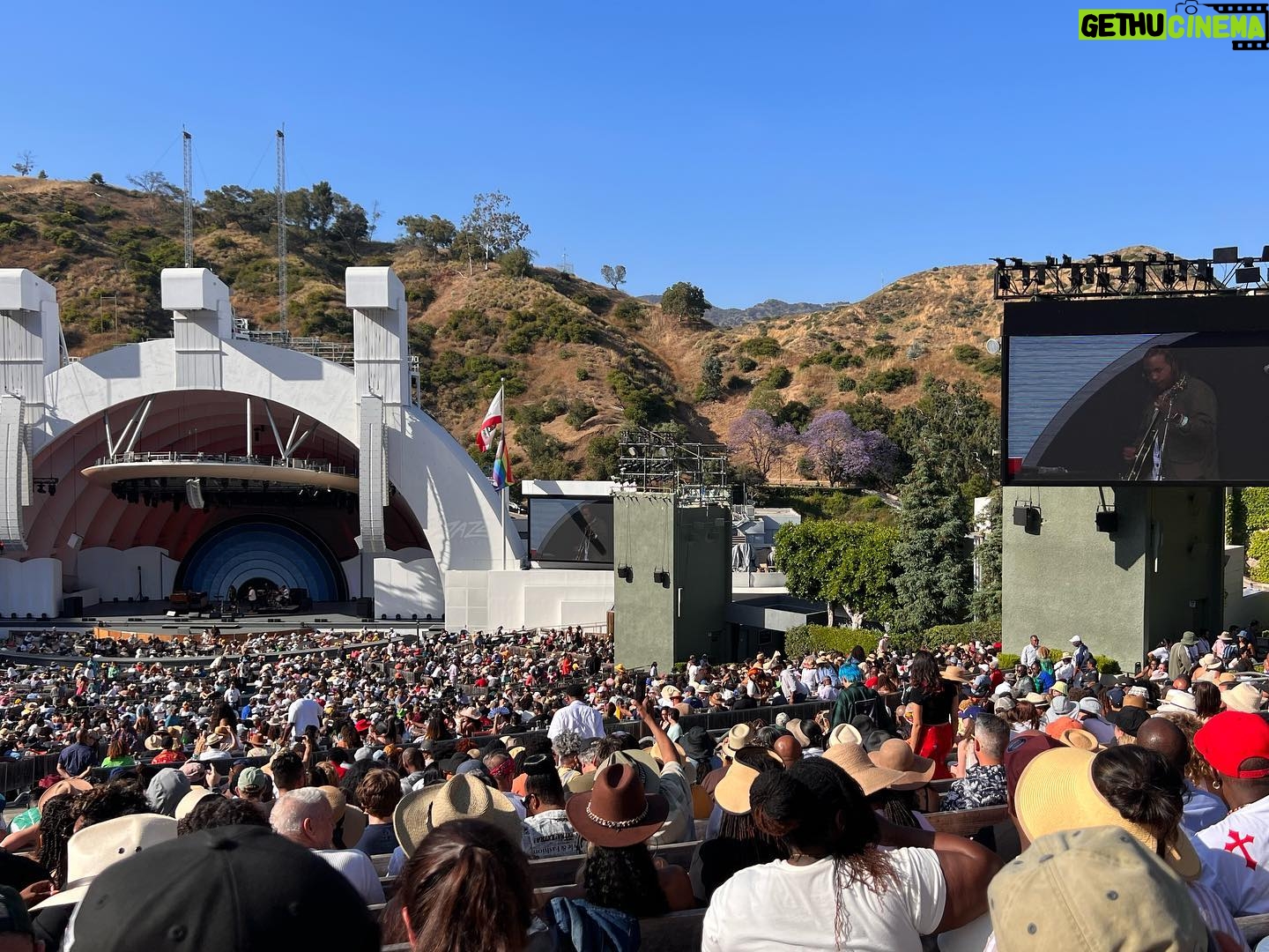 Jodie Sweetin Instagram - Date night out at the Hollywood Bowl Jazz Fest… @bigfreedia is playing tonight and I can’t WAIT!!! As well as @leonbridgesofficial @planetsdigable @butcherbrown @raphael_saadiq and MORE!!!